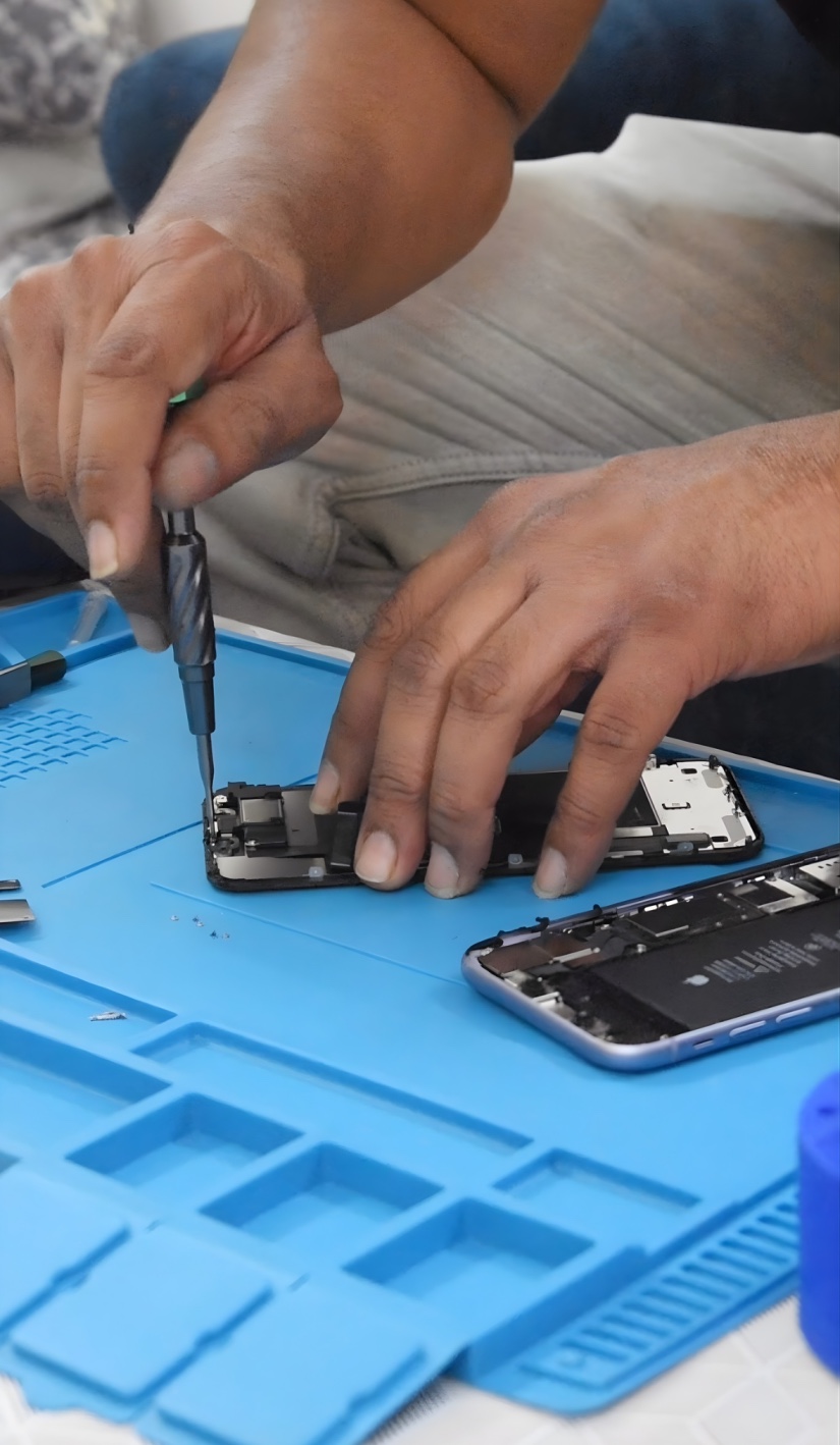 Technician repairing device 3